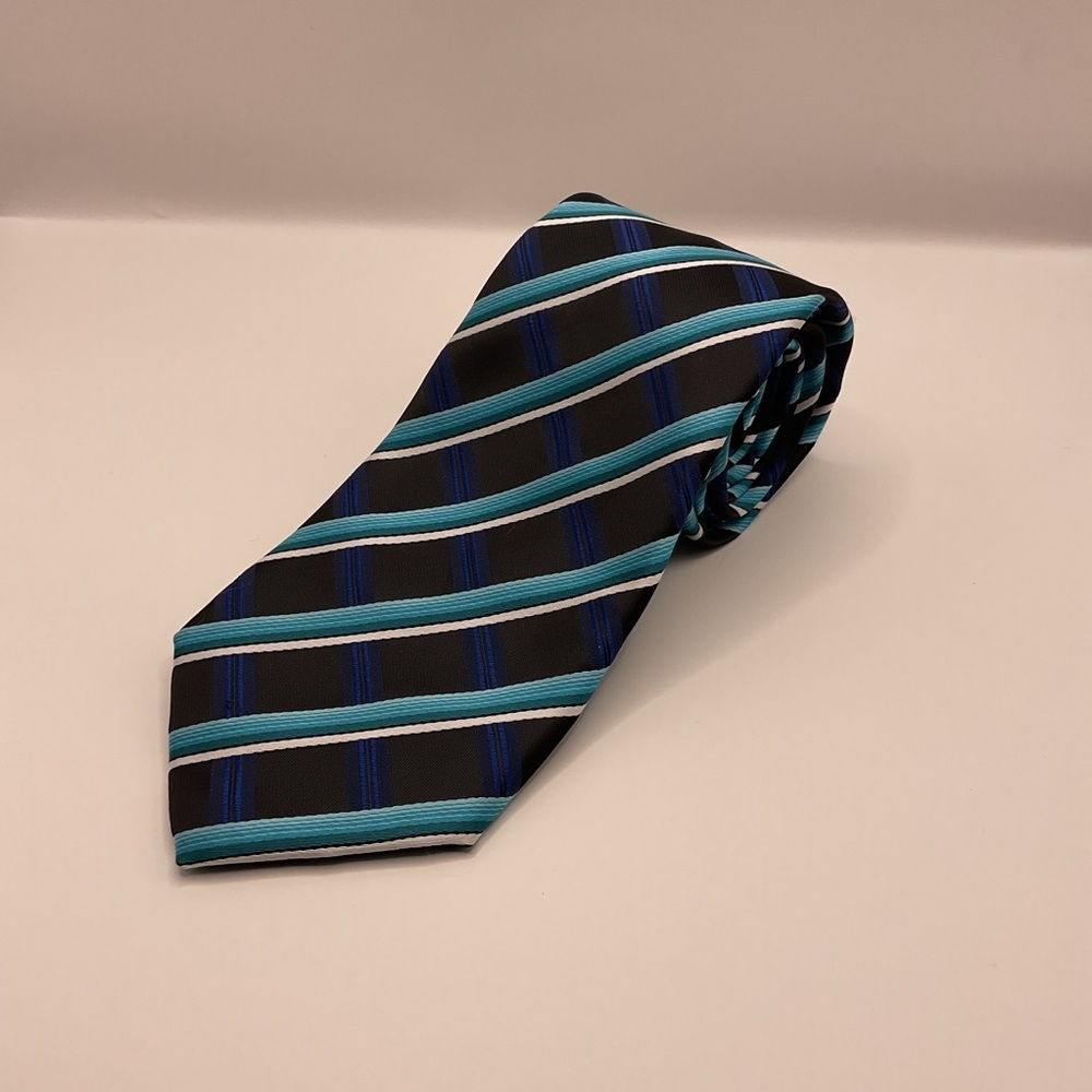 Croft & Barrow Silk with Black and Blue Stipes Necktie 3.25 Wide